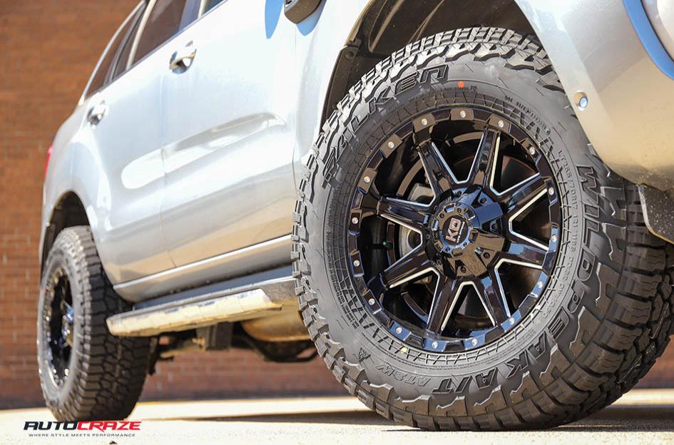 FORD EVEREST BLADE  OR GLOSS BLACK MILLED